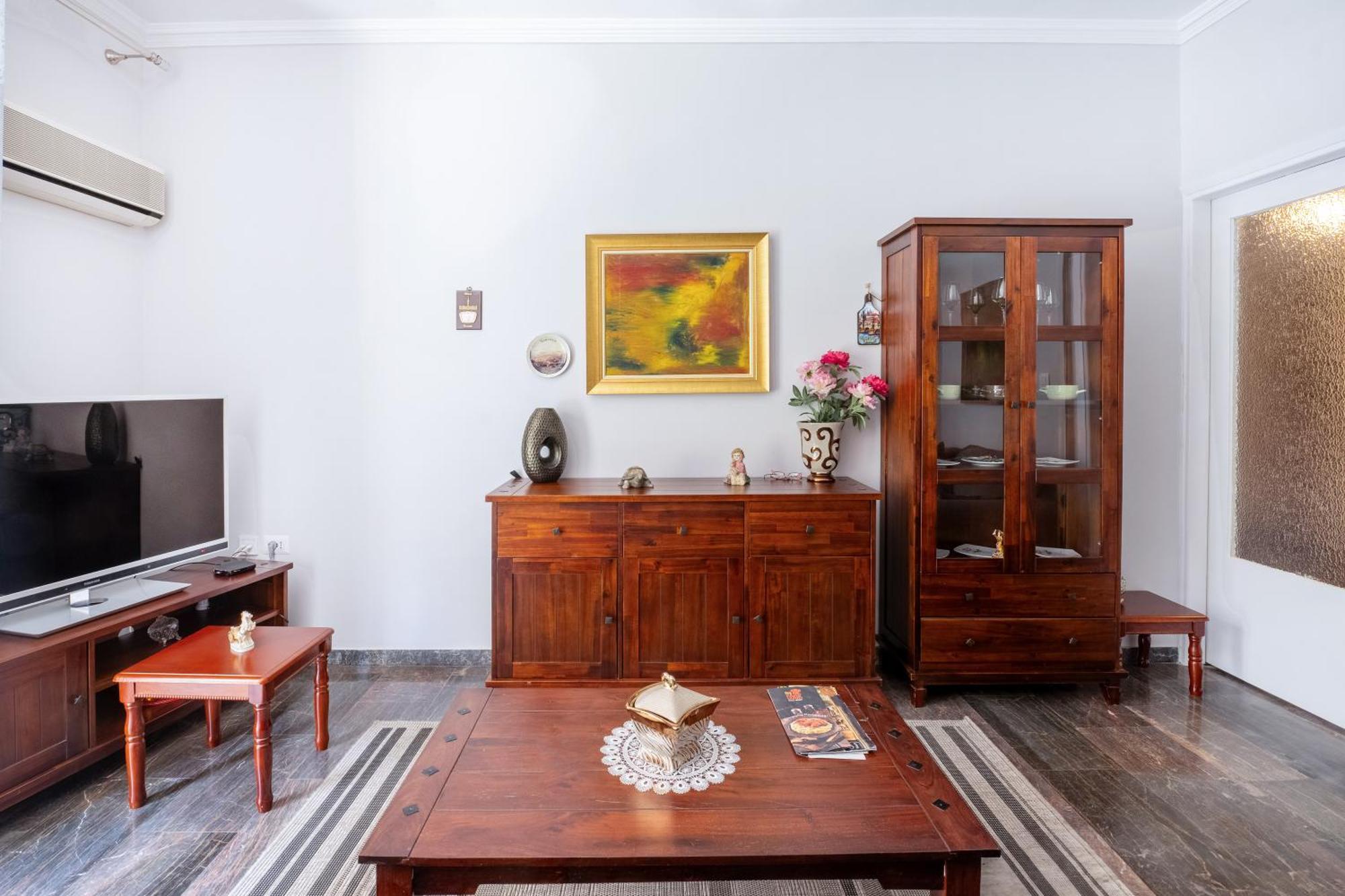 Charming & Authentic Gem - Walk To Port & Shops! Apartman Pátra Kültér fotó